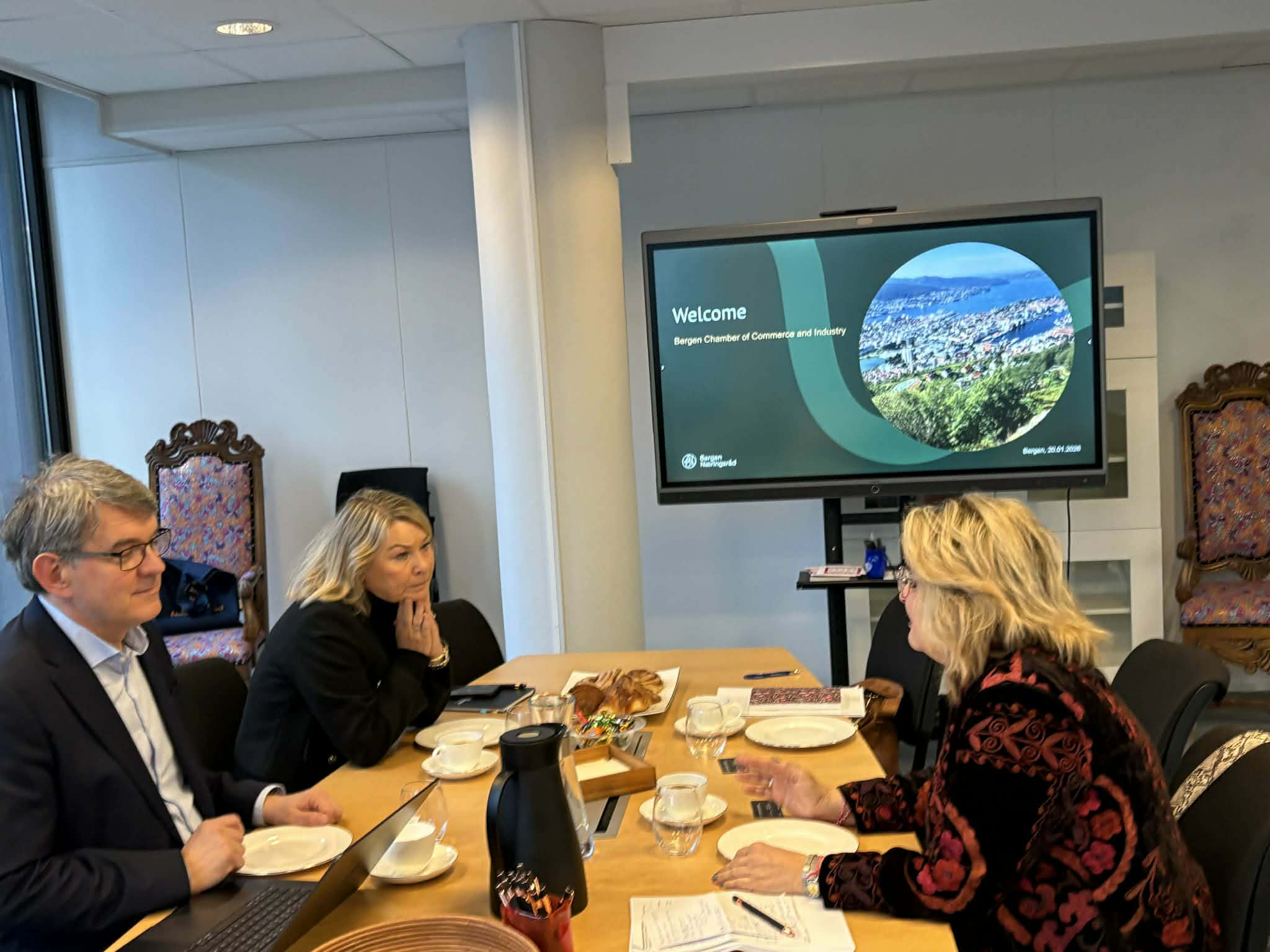 Среща на посланик Иванова с председателката на Търговската камара на град Берген